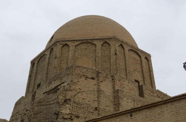 هشدار کارشناسان درباره احتمال فروریزش گنبد نظام‌الملک مسجد جامع اصفهان