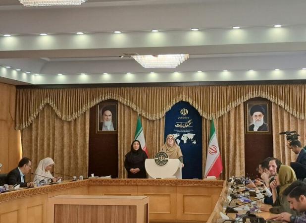 مهاجرانی: گفتگو «دستور دادن» نیست بلکه یک فعل دوطرفه است