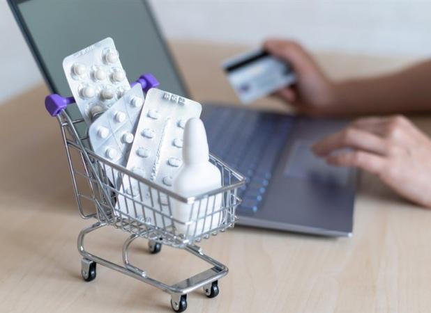 فروش اینترنتی دارو تنها با قیمت‌های مصوب مجاز است