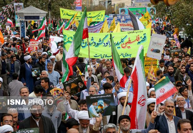 یک عضو جامعه روحانیت مبارز: ۱۳ آبان نشان داد ملت ایران چگونه در برابر زورگویان عالم می‌ایستد