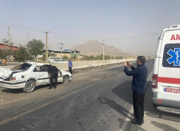 ۷ نفر بر اثر واژگونی خودرو مقابل شهرک صنعتی بازنه شازند مصدوم شدند
