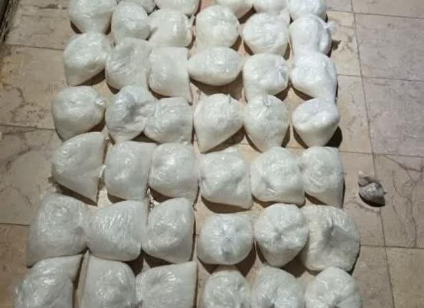 کشف مواد مخدر صنعتی از دو قاچاقچی در زنجان