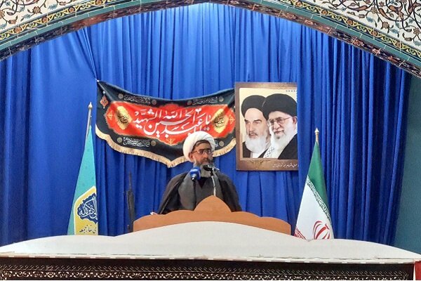 حضرت زینب الگو و قهرمان زنان در تبیین و مدیریت بحران است