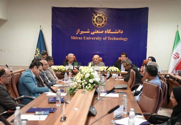 معاون وزیر علوم: پایگاه اطلاعات مدارک تحصیلی به ۲۰ میلیون داده رسید / دانشگاه‌ها در تکمیل کد صحت همکاری کنند