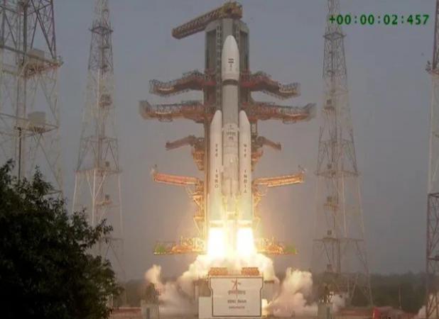 موشک هندی ماهواره موبایل هوشمند بلوبرد را به مدار زمین برد