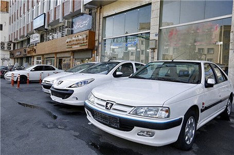 قیمت خودرو همچنان بر مدار نزول