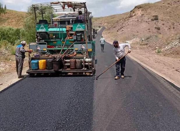 آغاز عملیات روکش آسفالت محور روستایی دیزان - ناریان در طالقان