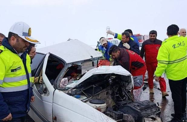 واژگونی پژو پارس در جاده شاهرود - میامی با ۳ مصدوم