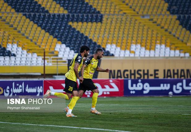 سپاهان پس از ۵ هفته برد/ صعود به رده سوم با عبور از خیبر