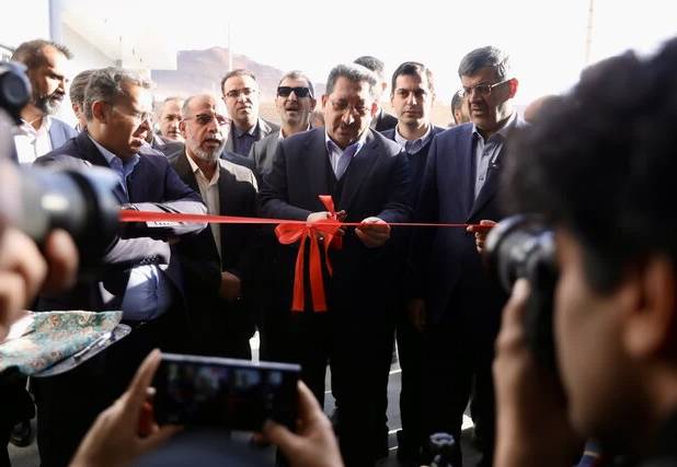 بهره‌برداری از یک واحد تولید گرانول‌های پلیمری در تفت با حضور وزیر صمت