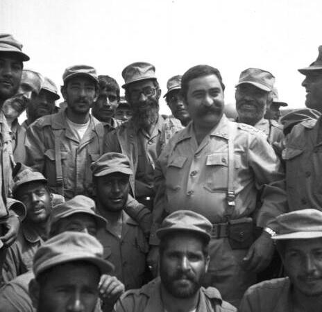 تصاویری از رهبر انقلاب در جبهه‌های دفاع مقدس