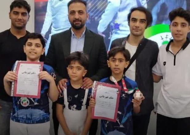 دو مدال شمشیربازان نونهال قم در رقابت‌های قهرمانی کشور