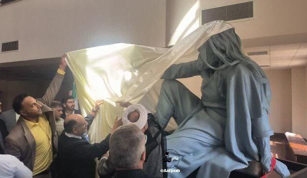 سوتی عجیب در ساخت مجسمه وحشی بافقی در یزد