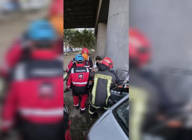 تصادف دو خودرو در مشهد ۳ مصدوم و یک محبوس بر جا گذاشت