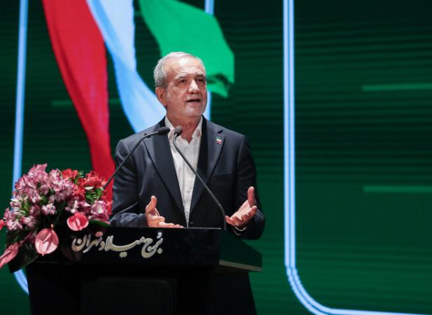نسلی تربیت کنیم که به فکر مهاجرت نباشد