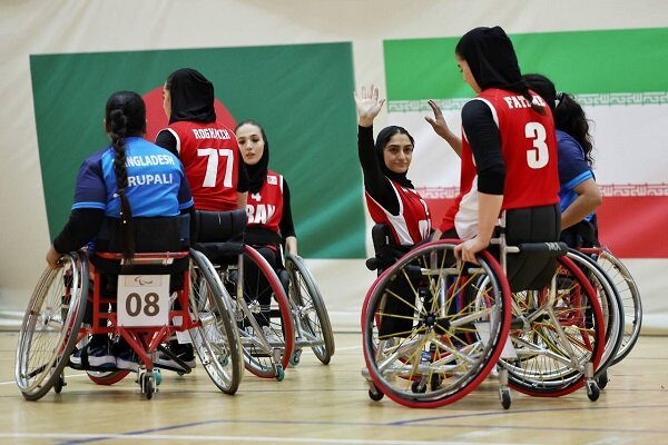 آذر همایونپور: دختران بسکتبال با ویلچر سه نفره برای طلا جنگیدند