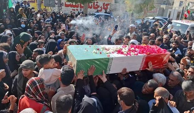 با آمدن شهید گمنام عنبرآباد یک‌صدا گریست