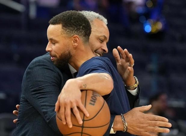 کری تا ۴۰ سالگی در NBA بازی می‌کند