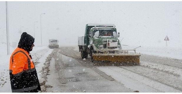 محور بردسکن-سبزوار به دلیل برف و یخبندان مسدود شد