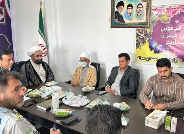 امام جمعه اهل سنت سیراف: فرهنگ ایثار و مقاومت در مدارس ترویج شود