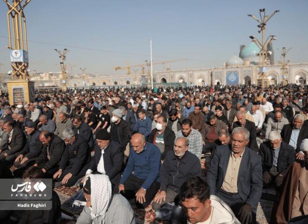 تصاویر توجه‌برانگیز از اقامه نماز باران در مشهد