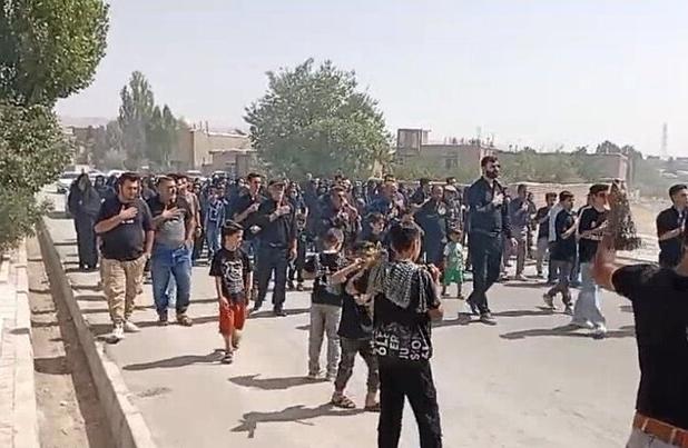 دل‌های مردم سفتجان در عاشورا سیاه‌پوش حسین (ع) شد