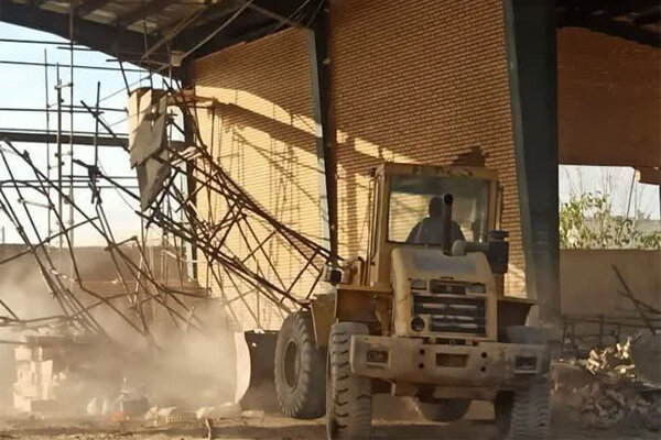 تخریب ۵ ساخت و ساز غیرمجاز در محور چیتگر - شهریار