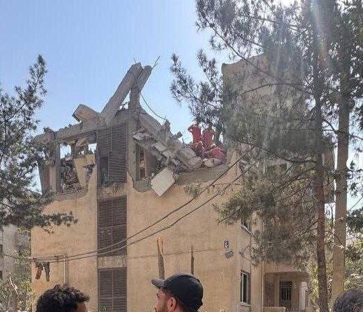 عکسی از منزل دکتر مینوچهر که امروز به شهادت رسید