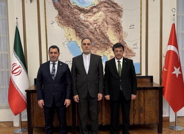 دیدار سفیر ایران در آنکارا با رئیس گروه دوستی ایران و ترکیه