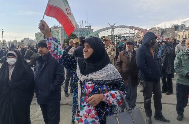 راهپیمایی ۲۲ بهمن در سنندج آغاز شد