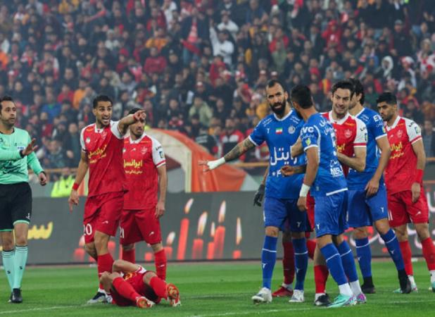 استقلال و پرسپولیس را از خانه‌ بیرون کرده‌اید، می‌خواهید افت نکنند؟