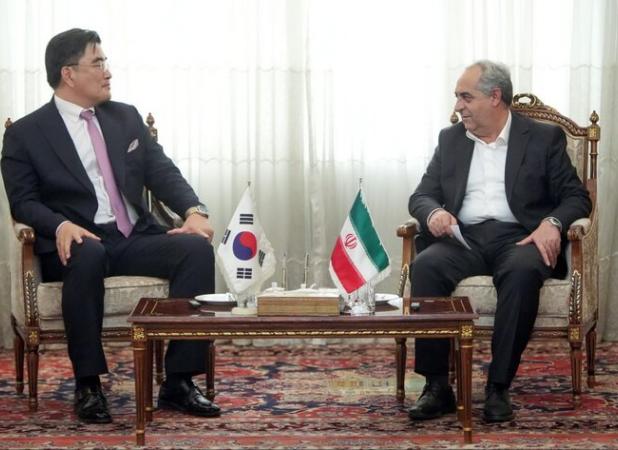 سرمست بر توسعه روابط اقتصادی و ورزشی با کره جنوبی تاکید کرد