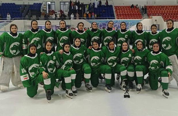 مدال‌ تیم ملی هاکی روی یخ بانوان در آسیا با حضور ورزشکار قمی قطعی شد