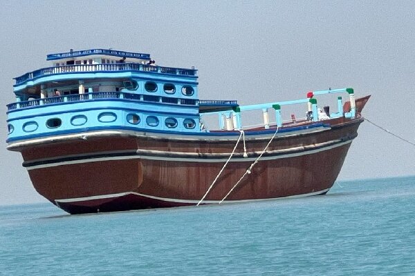 توقیف پنج شناور و کشف محموله بزرگ کالای ممنوعه در آب‌های بندرعباس