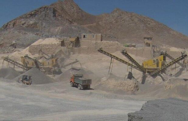 ظرفیت بی نظیر معدنی در اردستان؛ چالش آب و سوخت در برابر رونق معادن