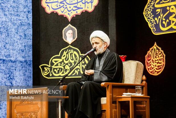 نگاه امام خمبنی(ره) به قیام نگاهی الهی و از سر تکلیف بود
