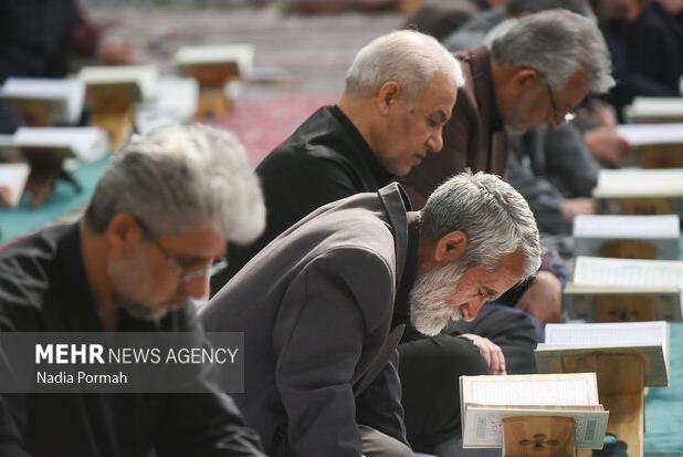 برگزاری مراسم جزء‌خوانی قرآن در حرم مطهر احمد بن اسحاق (ره) سرپل ذهاب