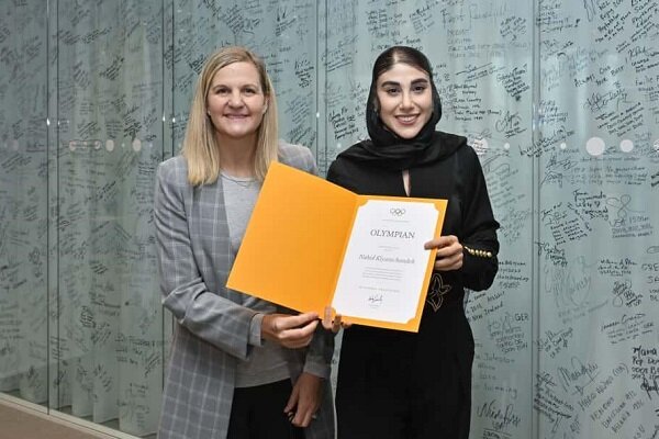 امضای دیوار المپیک توسط ناهید کیانی درسوئیس