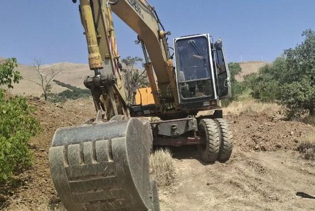 حفاری غیرمجاز در گورستان تاریخی زاگرس سنندج شناسایی و متوقف شد