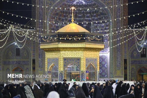 حضور هیئات مذهبی همزمان با روز شهادت حضرت زهرا(س) در حرم امام رضا(ع)