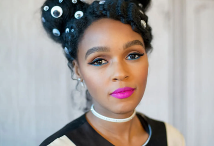 استایل عجیب و غریب خانم خواننده در مت‌گالا