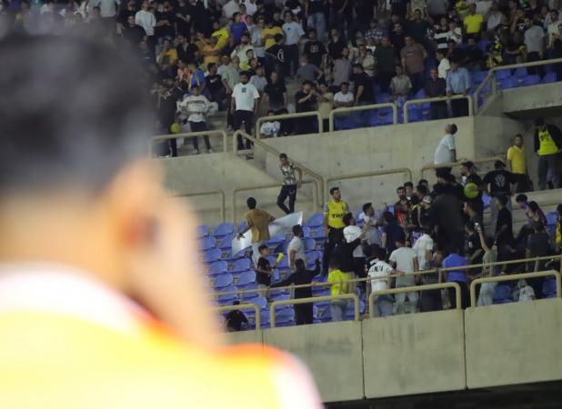 بشقاب پرنده در ورزشگاه پارس شیراز!