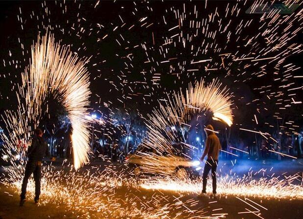 ترقه‌هایی که بانگ خاموشی سنت‌ها شده‌اند