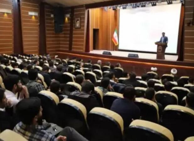بسیج دانشجویی باید پشتوانه دانشجویان باشد