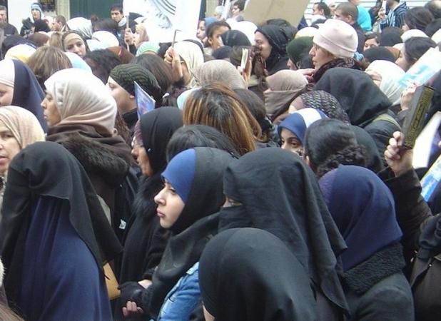 رسانه عبری: غزه باعث اسلام آوردن تعداد زیادی از جوانان در غرب شده است