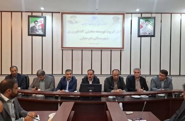 فرماندار درمیان: گذر از کشت سنتی با توسعه گلخانه‌ها ضروری است