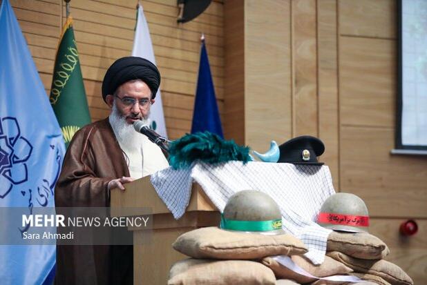 نماینده سابق ولی فقیه در سوریه: نباید شهدا را سیاسی و جناحی کنیم