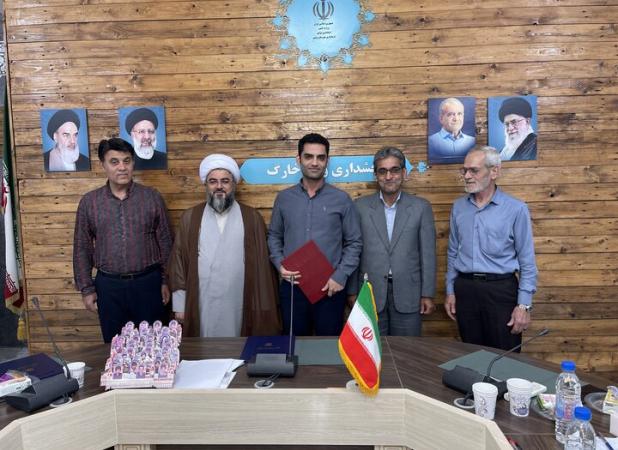 کارکنان جزیره خارگ ستون پایداری خدمات در «قلب انرژی» کشور هستند