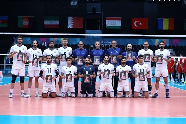 تمجید و عهد و پیمان ملی‌پوشان با صابر کاظمی