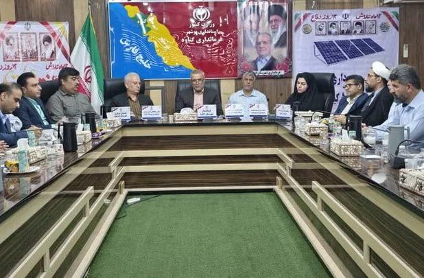 ادارات گناوه به پنل‌های خورشیدی تجهیز شوند